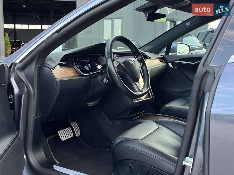 Лифтбек Tesla Model S 2019 в Львове