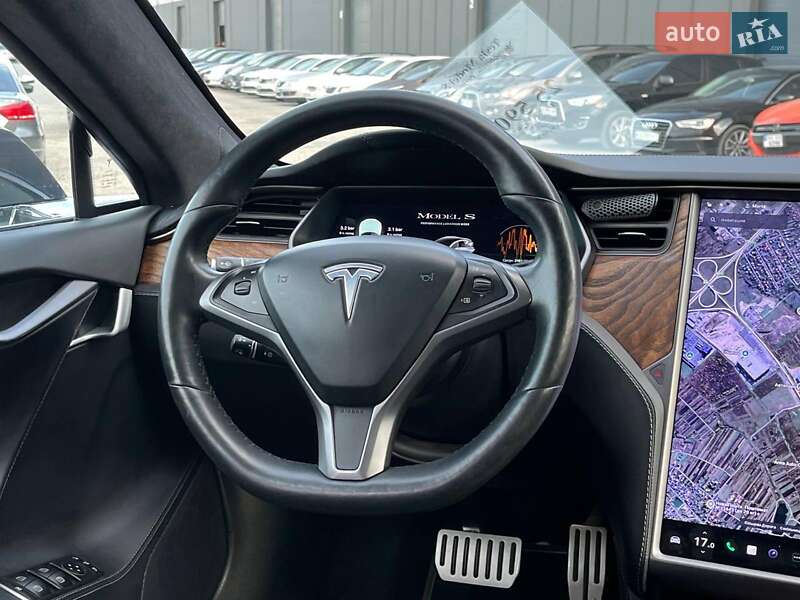 Лифтбек Tesla Model S 2019 в Львове