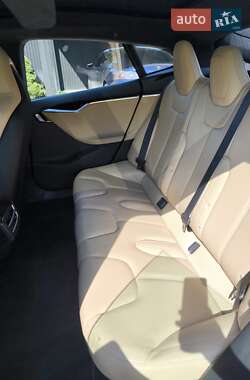 Ліфтбек Tesla Model S 2015 в 