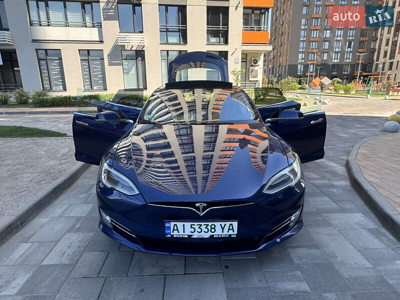 Лифтбек Tesla Model S 2016 в Киеве фото 17 Лифтбек Tesla Model S 2016 в Киеве