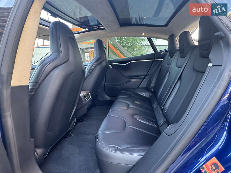 Лифтбек Tesla Model S 2016 в Киеве фото 21 Лифтбек Tesla Model S 2016 в Киеве