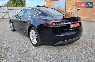Лифтбек Tesla Model S 2015 в 