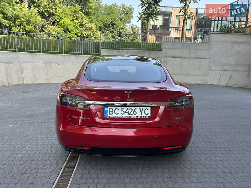 Лифтбек Tesla Model S 2016 в Львове
