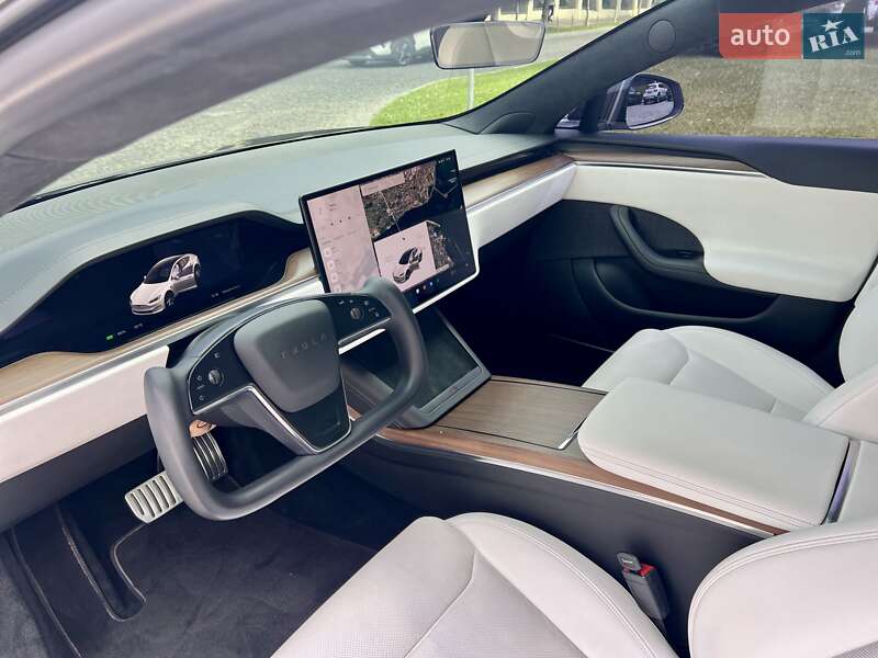 Ліфтбек Tesla Model S 2022 в Дніпрі