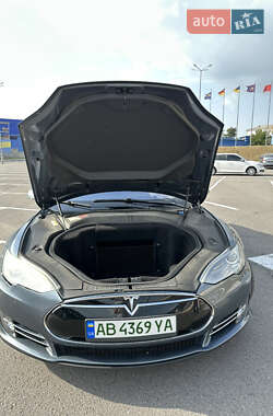Лифтбек Tesla Model S 2014 в 