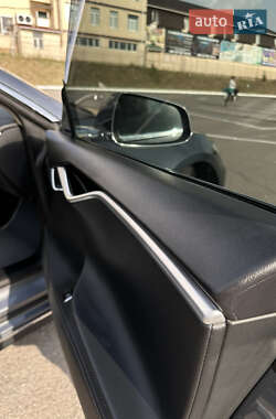 Лифтбек Tesla Model S 2014 в 