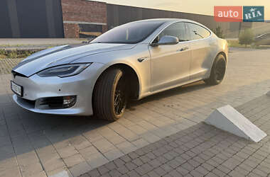 Лифтбек Tesla Model S 2017 в 