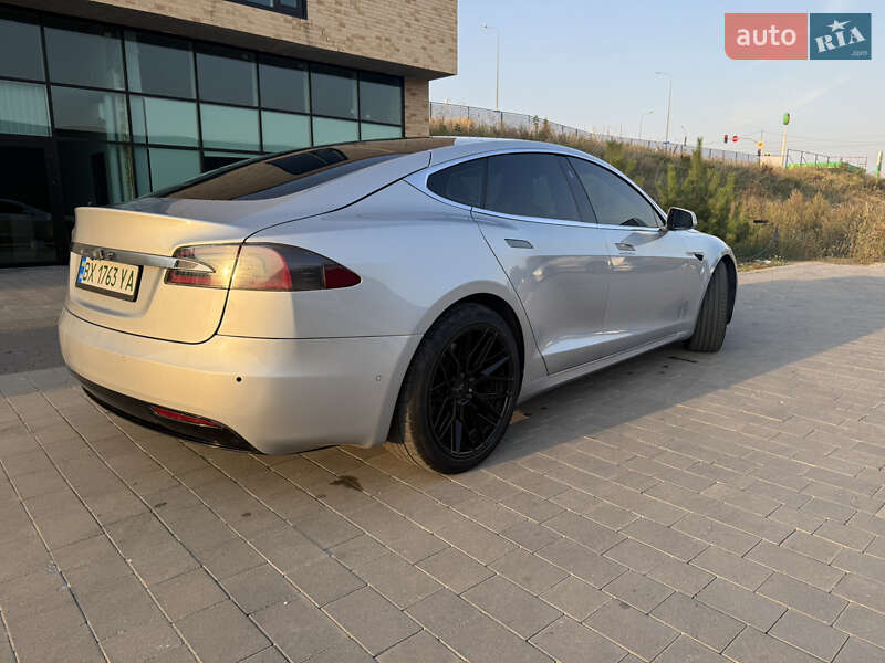 Лифтбек Tesla Model S 2017 в Хмельницком