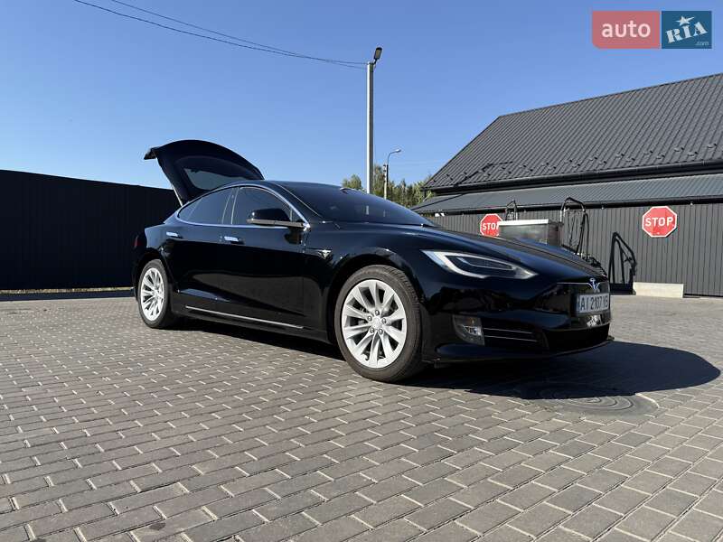 Лифтбек Tesla Model S 2018 в Березане фото 11 Лифтбек Tesla Model S 2018 в Березане