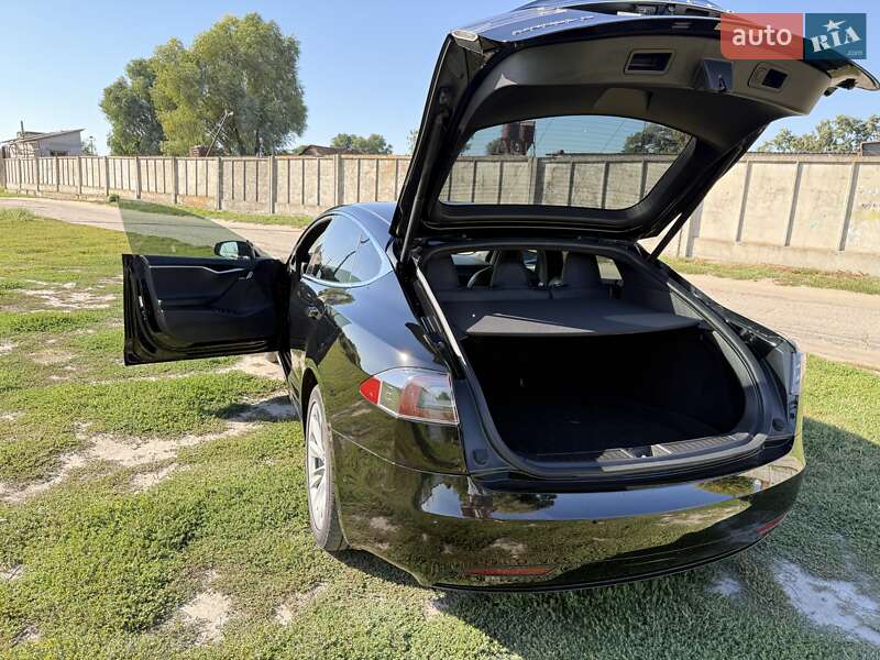 Лифтбек Tesla Model S 2018 в Березане фото 18 Лифтбек Tesla Model S 2018 в Березане