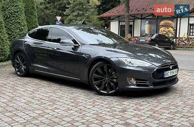 Лифтбек Tesla Model S 2015 в 