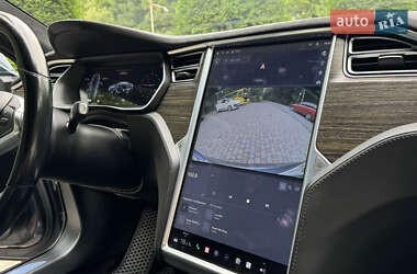 Лифтбек Tesla Model S 2015 в 