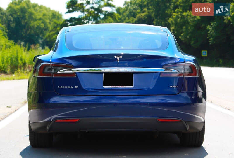 Ліфтбек Tesla Model S 2015 в Хмельницькому