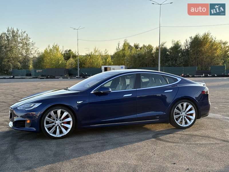 Лифтбек Tesla Model S 2016 в Киеве фото 5 Лифтбек Tesla Model S 2016 в Киеве
