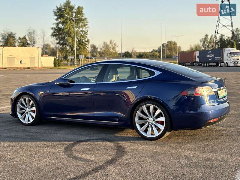 Лифтбек Tesla Model S 2016 в Киеве фото 6 Лифтбек Tesla Model S 2016 в Киеве