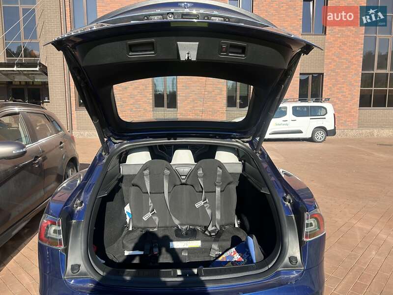 Лифтбек Tesla Model S 2016 в Киеве фото 22 Лифтбек Tesla Model S 2016 в Киеве