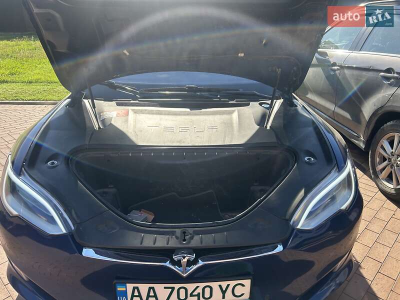 Лифтбек Tesla Model S 2016 в Киеве фото 12 Лифтбек Tesla Model S 2016 в Киеве