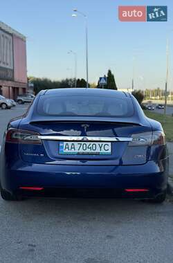 Лифтбек Tesla Model S 2016 в Киеве фото 9 Лифтбек Tesla Model S 2016 в Киеве