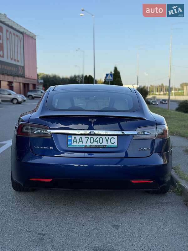 Лифтбек Tesla Model S 2016 в Киеве фото 9 Лифтбек Tesla Model S 2016 в Киеве