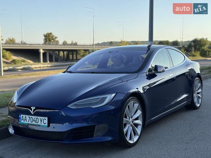 Лифтбек Tesla Model S 2016 в Киеве