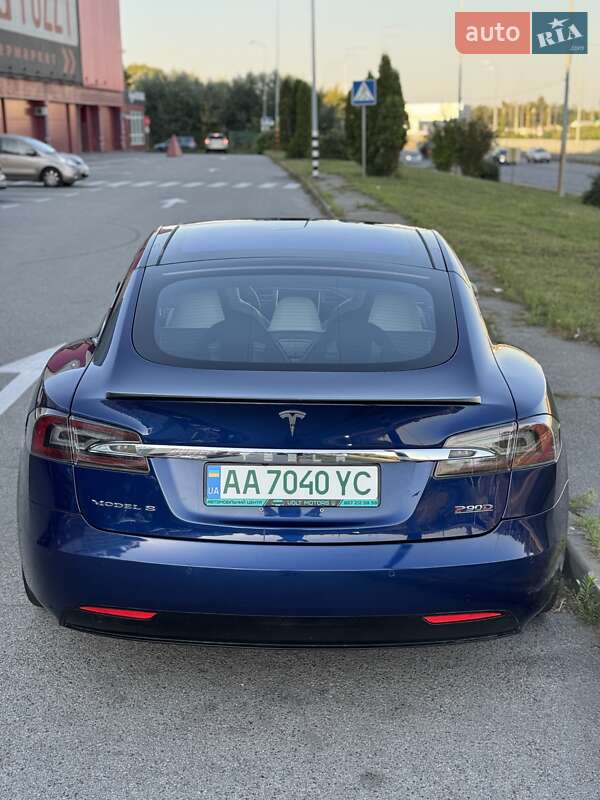 Лифтбек Tesla Model S 2016 в Киеве
