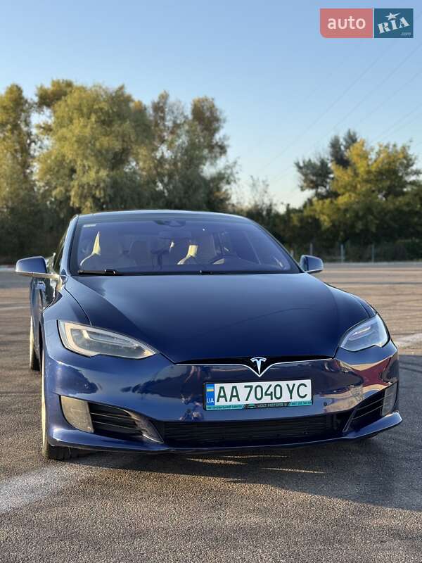 Лифтбек Tesla Model S 2016 в Киеве фото 13 Лифтбек Tesla Model S 2016 в Киеве