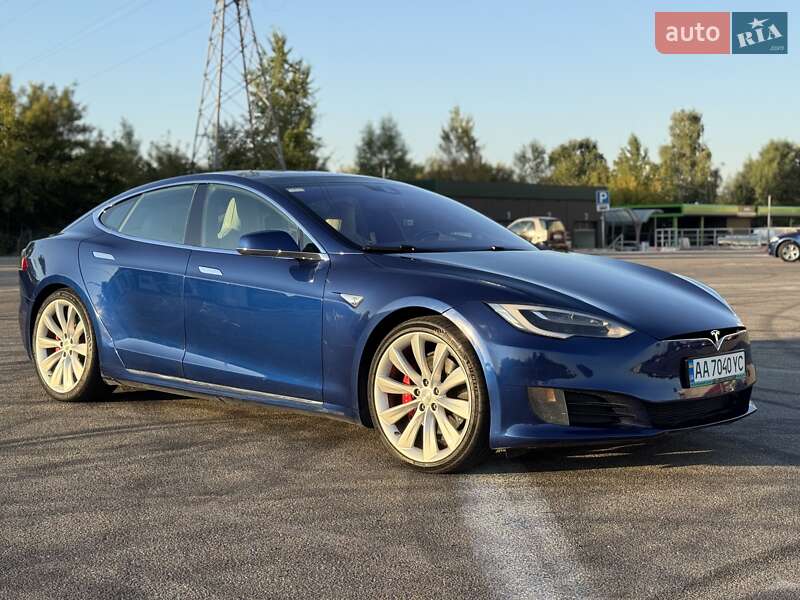 Лифтбек Tesla Model S 2016 в Киеве фото Лифтбек Tesla Model S 2016 в Киеве