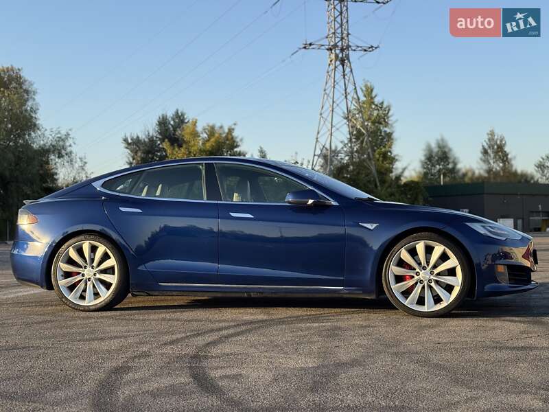 Лифтбек Tesla Model S 2016 в Киеве фото 8 Лифтбек Tesla Model S 2016 в Киеве