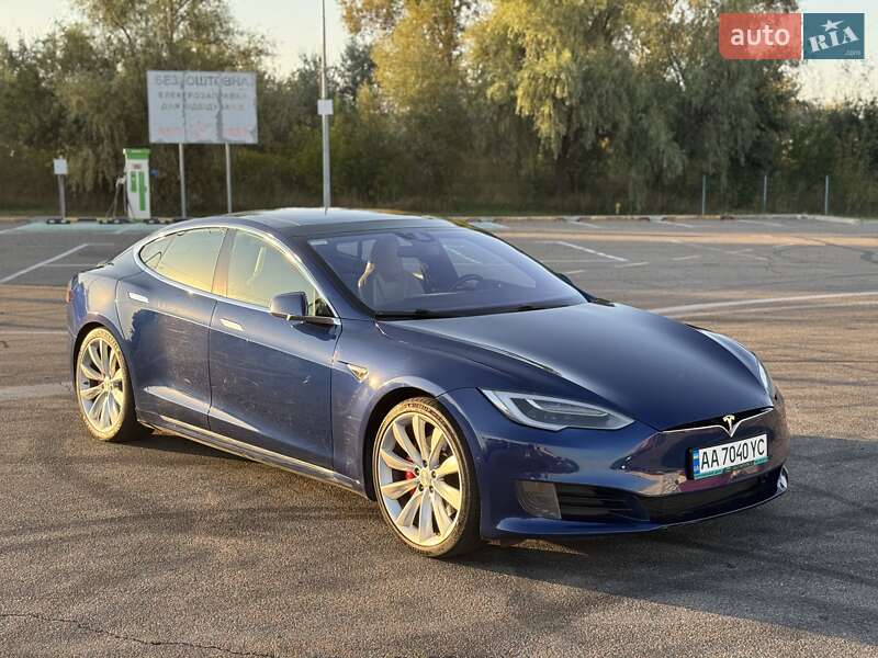 Лифтбек Tesla Model S 2016 в Киеве фото 4 Лифтбек Tesla Model S 2016 в Киеве