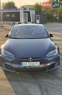 Лифтбек Tesla Model S 2016 в Киеве фото 14 Лифтбек Tesla Model S 2016 в Киеве