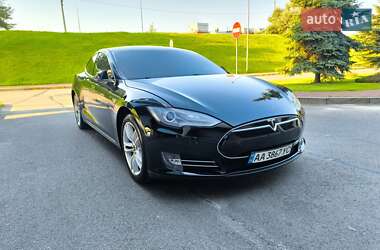 Ліфтбек Tesla Model S 2014 в Києві
