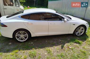 Лифтбек Tesla Model S 2015 в 