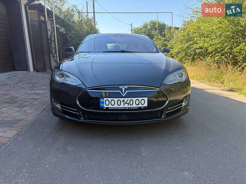 Ліфтбек Tesla Model S 2015 в Одесі фото 4 Ліфтбек Tesla Model S 2015 в Одесі