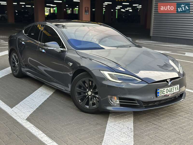 Лифтбек Tesla Model S 2016 в 