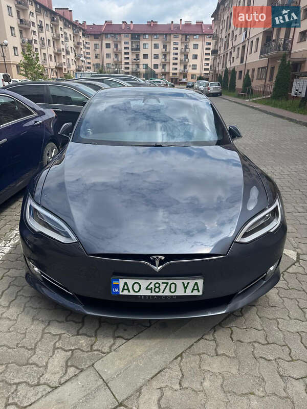 Tesla Model S 2019