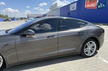 Ліфтбек Tesla Model S 2014 в 