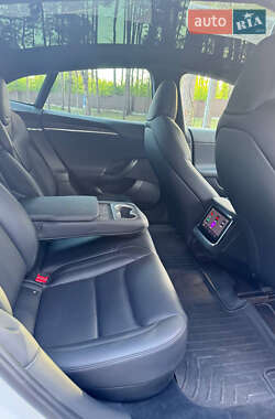 Ліфтбек Tesla Model S 2021 в 