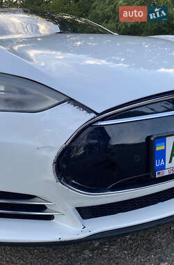 Ліфтбек Tesla Model S 2015 в 