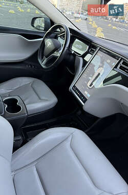 Лифтбек Tesla Model S 2015 в 