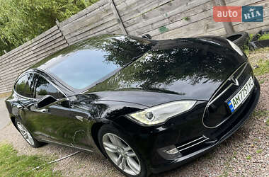 Лифтбек Tesla Model S 2014 в 