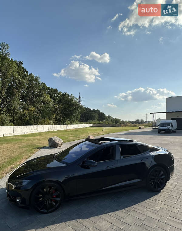 Ліфтбек Tesla Model S 2016 в Луцьку фото 3 Ліфтбек Tesla Model S 2016 в Луцьку