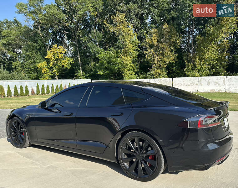 Ліфтбек Tesla Model S 2016 в Луцьку фото 18 Ліфтбек Tesla Model S 2016 в Луцьку