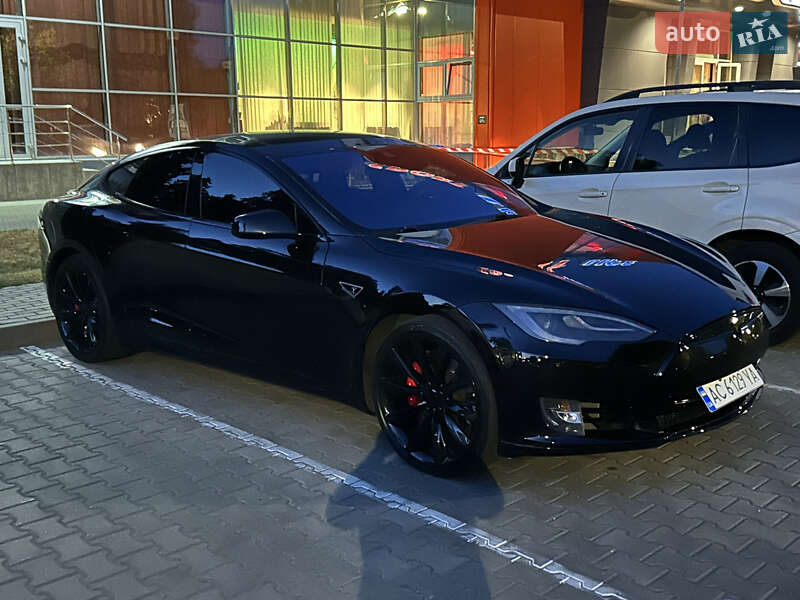 Ліфтбек Tesla Model S 2016 в Луцьку фото 32 Ліфтбек Tesla Model S 2016 в Луцьку