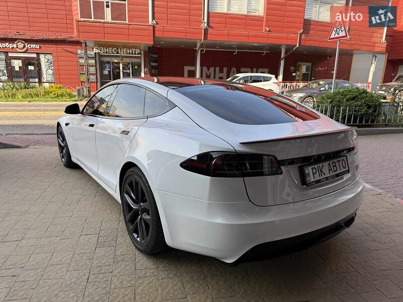 Ліфтбек Tesla Model S 2024 в Львові