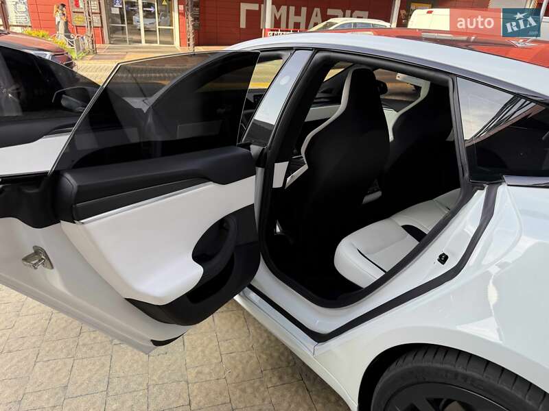 Ліфтбек Tesla Model S 2024 в Львові