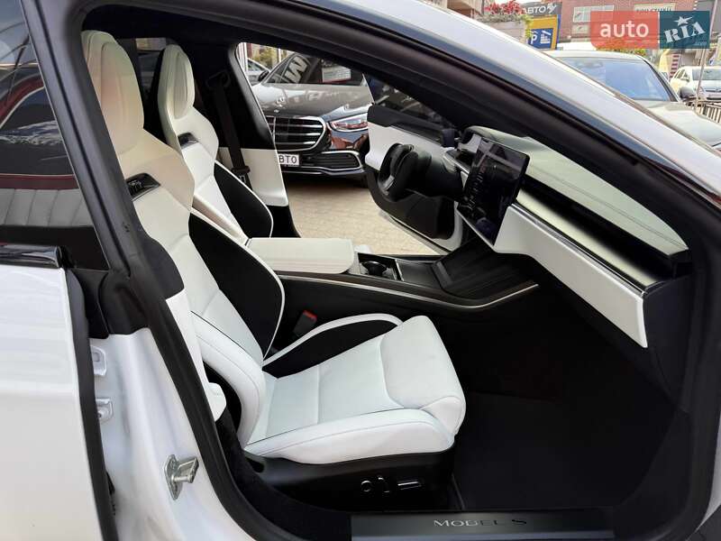 Ліфтбек Tesla Model S 2024 в Львові