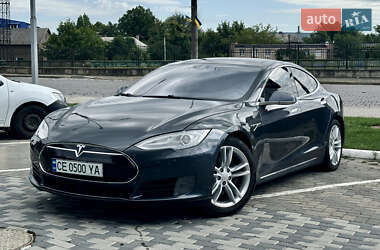 Ліфтбек Tesla Model S 2015 в Чернівцях