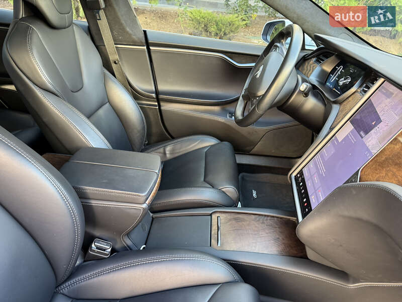 Лифтбек Tesla Model S 2019 в Одессе