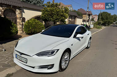 Лифтбек Tesla Model S 2019 в 