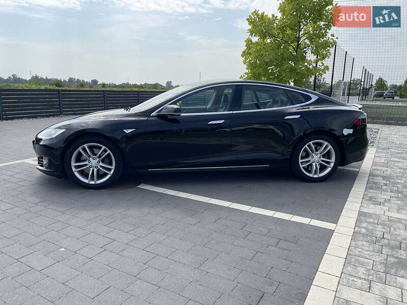 Лифтбек Tesla Model S 2013 в Мукачево